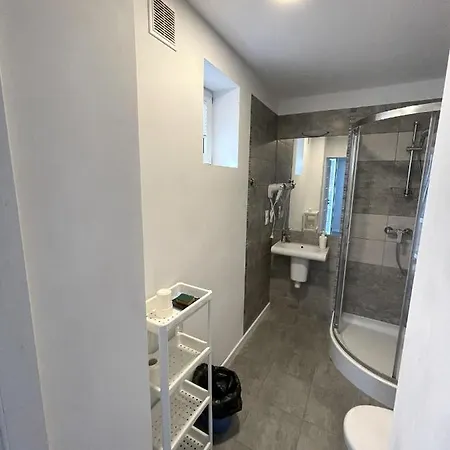 Atlantis Kwatera prywatna *