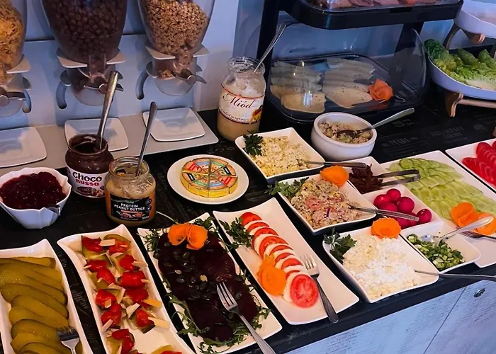 ホームステイ Atlantis ミエルノ